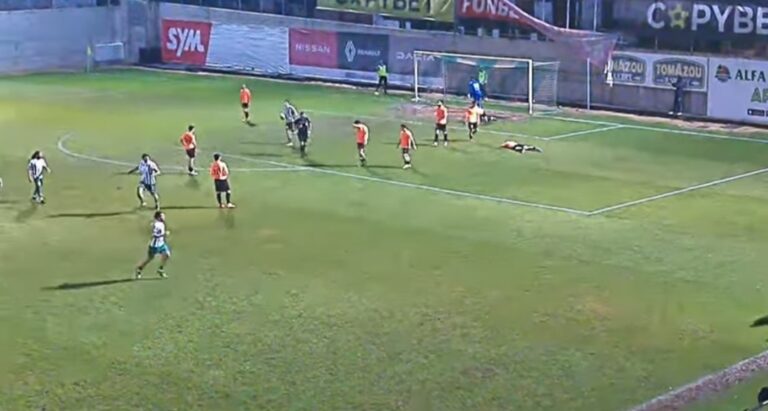 Τα στιγμιότυπα απέναντι στην Αγία Νάπα